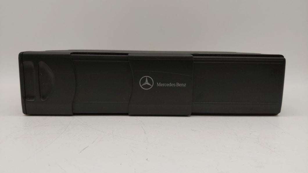 2008 Mercedes Clk350 Radio AM FM Cd Player Receiver Replacement P/N:203 870 33 89 2038703389 Fits OEM Used Auto Parts