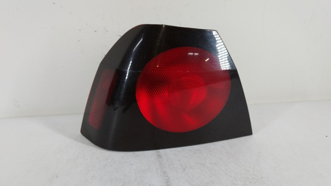 2004-2005 Chevrolet Impala Tail Light Assembly Driver Left OEM P/N:16525261 Fits 2004 2005 OEM Used Auto Parts - Oemusedautoparts1.com