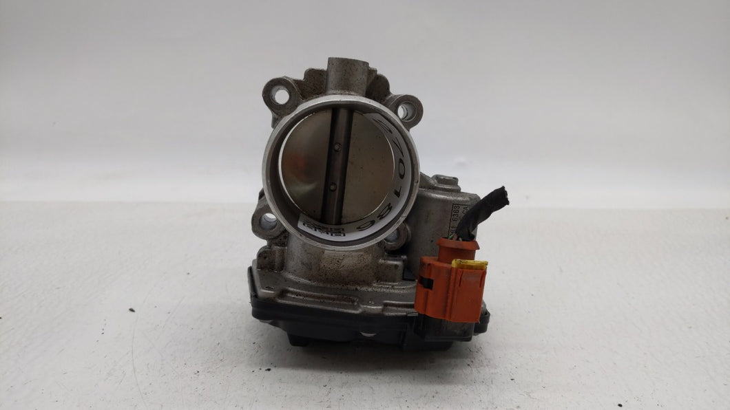 2017-2019 Ford Escape Throttle Body P/N:DS7G-9F991-BB DS7G-9E991-BB Fits 2014 2015 2016 2017 2018 2019 OEM Used Auto Parts - Oemusedautoparts1.com