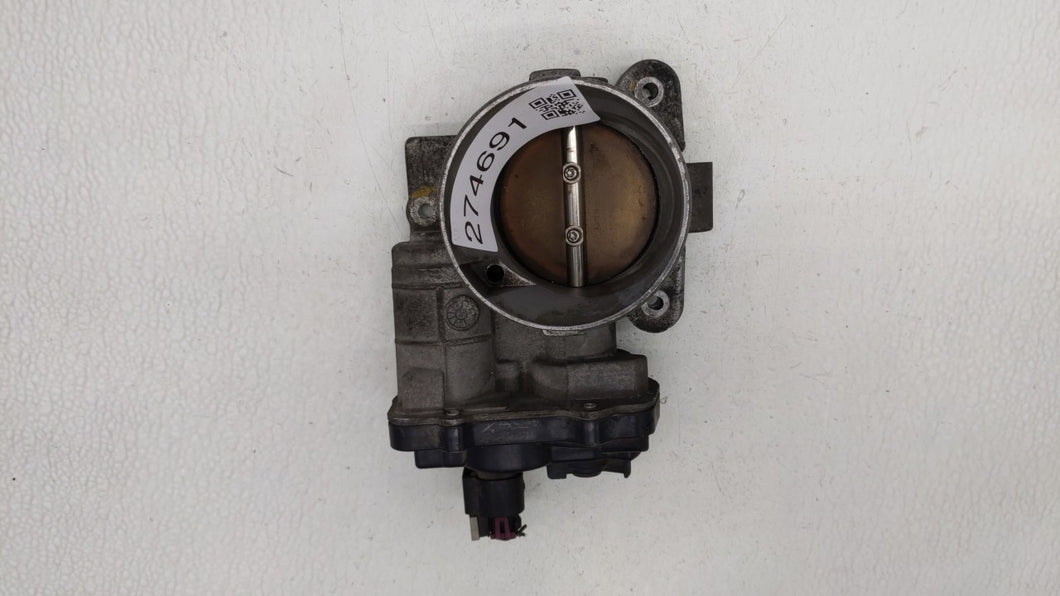 2003-2006 Chevrolet Suburban 2500 Throttle Body P/N:RME75 1257080 Fits 2002 2003 2004 2005 2006 2007 OEM Used Auto Parts - Oemusedautoparts1.com