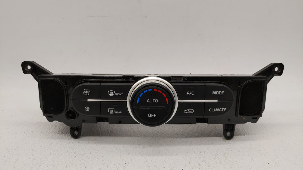 2017-2019 Kia Soul Climate Control Module Temperature AC/Heater Replacement P/N:97250-B2DQ1CA 97250-B2GQ1CA Fits 2017 2018 2019 OEM Used Auto Parts - Oemusedautoparts1.com