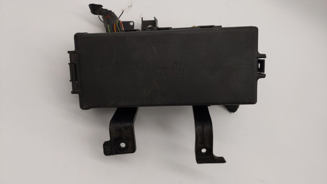 2010-2012 Ford Fusion Fusebox Fuse Box Panel Relay Module P/N:AE5T-14290-E 6E5T-14A003-AB Fits 2010 2011 2012 OEM Used Auto Parts - Oemusedautoparts1.com