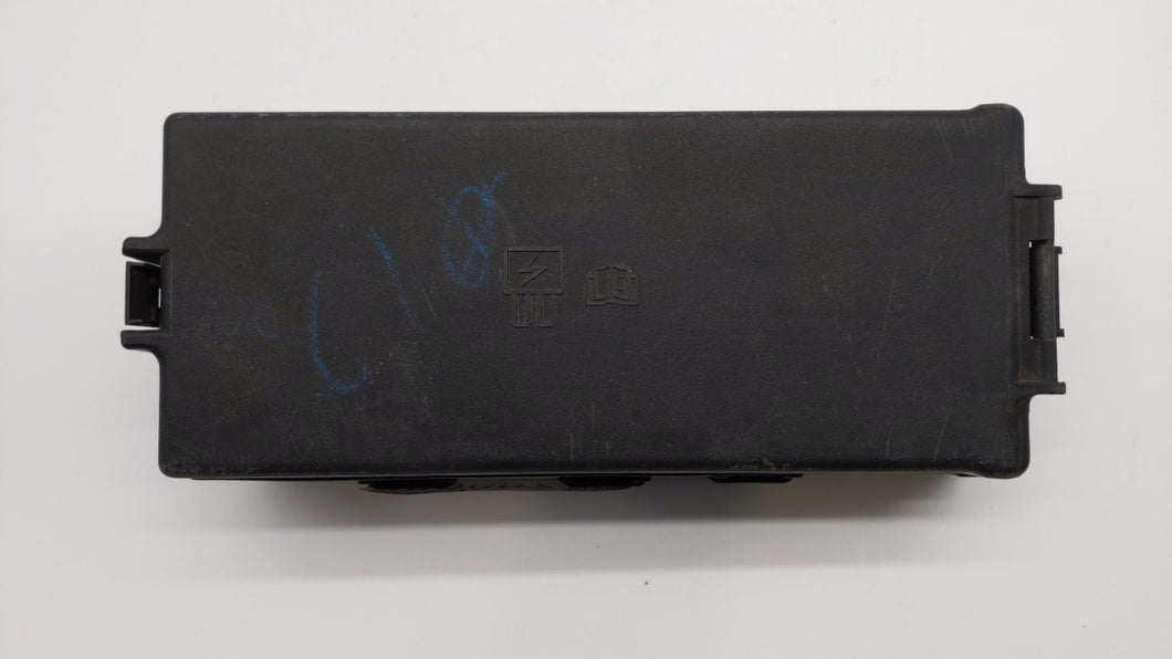 2010-2012 Ford Fusion Fusebox Fuse Box Panel Relay Module P/N:AE5T-14290-E 6E5T-14A003-AB Fits 2010 2011 2012 OEM Used Auto Parts - Oemusedautoparts1.com