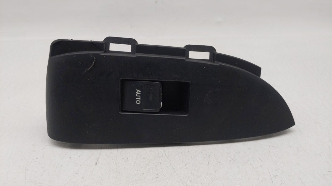 2015 Toyota Prius Passeneger Right Rear Power Window Switch 74271-47060 - Oemusedautoparts1.com