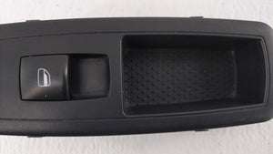 2010 Chrysler Town & Country Passeneger Right Power Window Switch - Oemusedautoparts1.com