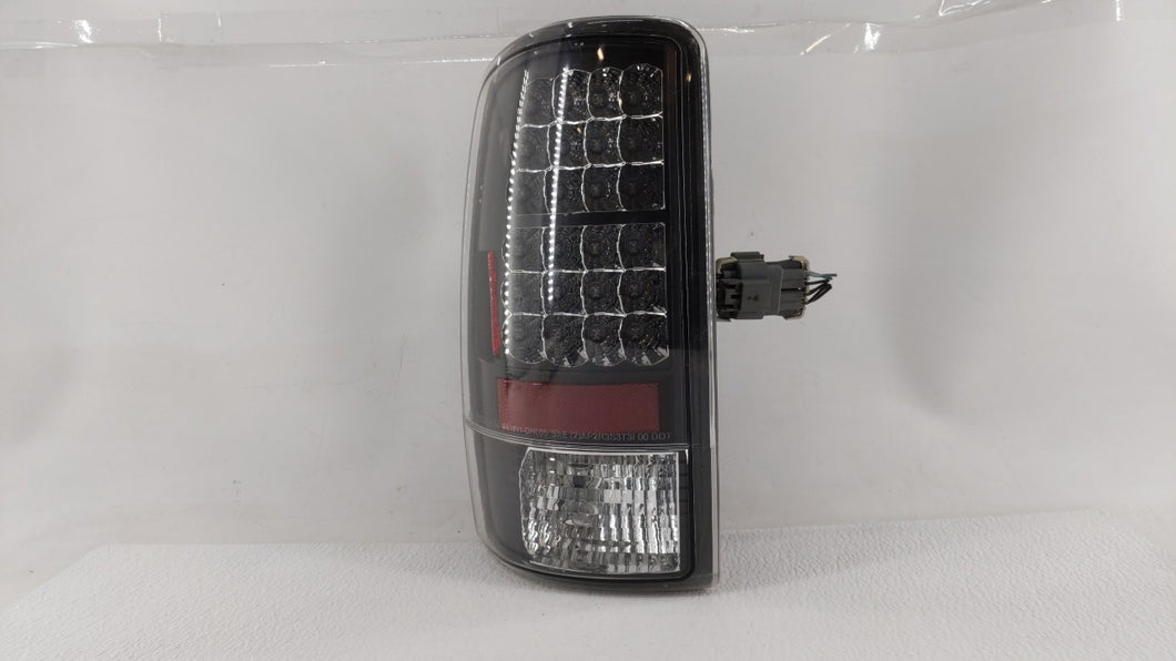 2000-2003 Chevrolet Suburban 1500 Tail Light Assembly Driver Left OEM P/N:GM150-U1RW2 42012159 Fits 2000 2001 2002 2003 OEM Used Auto Parts - Oemusedautoparts1.com