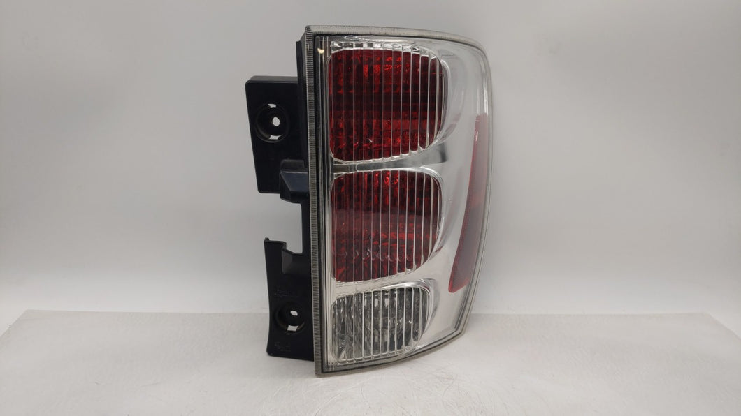 2008 Chevrolet Equinox Tail Light Assembly Passenger Right OEM P/N:548077 30796268 Fits 2005 2006 2007 2009 OEM Used Auto Parts - Oemusedautoparts1.com