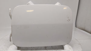 2000-2006 Mazda Mpv Fuel Filler Door Lid Gas Tank Cover White R9S17B24 - Oemusedautoparts1.com