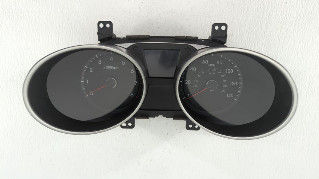 2010-2013 Hyundai Tucson Instrument Cluster Speedometer Gauges P/N:94001-2S580 94001-2S585 Fits 2010 2011 2012 2013 OEM Used Auto Parts - Oemusedautoparts1.com