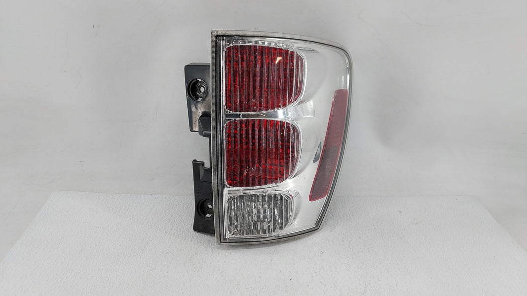 2006 Chevrolet Equinox Tail Light Assembly Passenger Right OEM P/N:548077 30796268 Fits 2005 2007 2008 2009 OEM Used Auto Parts - Oemusedautoparts1.com