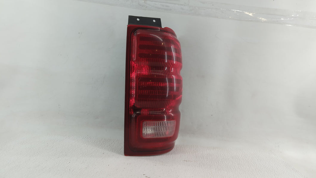 1997-2002 Ford Expedition Tail Light Assembly Passenger Right OEM Fits 1997 1998 1999 2000 2001 2002 OEM Used Auto Parts - Oemusedautoparts1.com