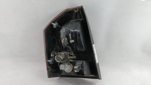 2005-2007 Chrysler 300 Tail Light Assembly Passenger Right OEM P/N:58622-E Fits 2005 2006 2007 OEM Used Auto Parts - Oemusedautoparts1.com