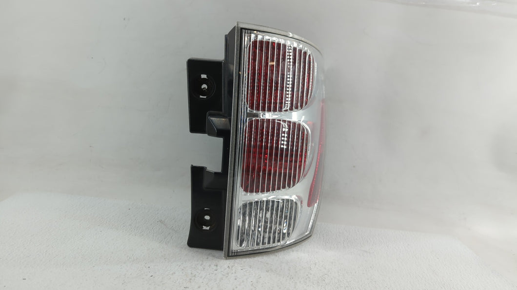 2008 Chevrolet Equinox Tail Light Assembly Passenger Right OEM P/N:548077 30796268 Fits 2005 2006 2007 2009 OEM Used Auto Parts - Oemusedautoparts1.com