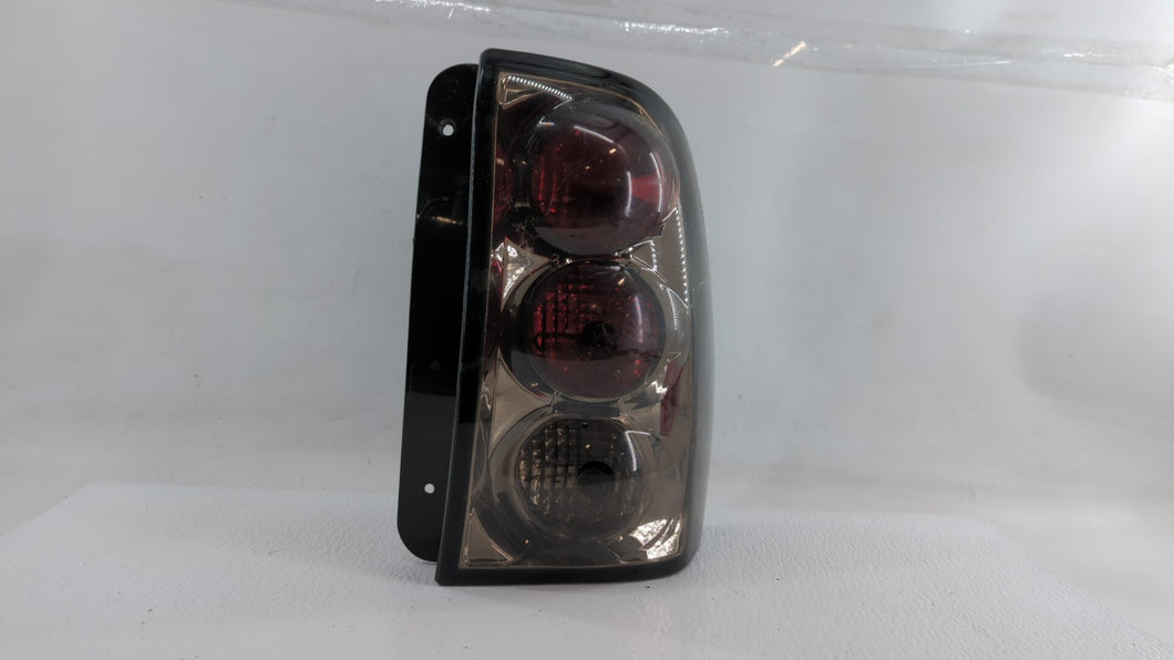 2002-2009 Chevrolet Trailblazer Tail Light Assembly Passenger Right OEM P/N:115829B 15131579 Fits OEM Used Auto Parts - Oemusedautoparts1.com