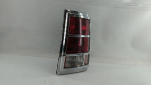 2005-2006 Jeep Grand Cherokee Tail Light Assembly Passenger Right OEM P/N:55156614AE 55156614AB Fits 2005 2006 OEM Used Auto Parts - Oemusedautoparts1.com 