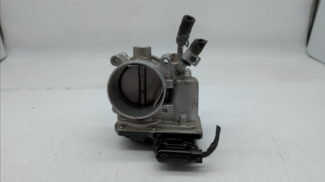 2014-2018 Hyundai Tucson Throttle Body P/N:35100-2E710 35100-2E000 Fits 2011 2012 2013 2014 2015 2016 2017 2018 2019 OEM Used Auto Parts