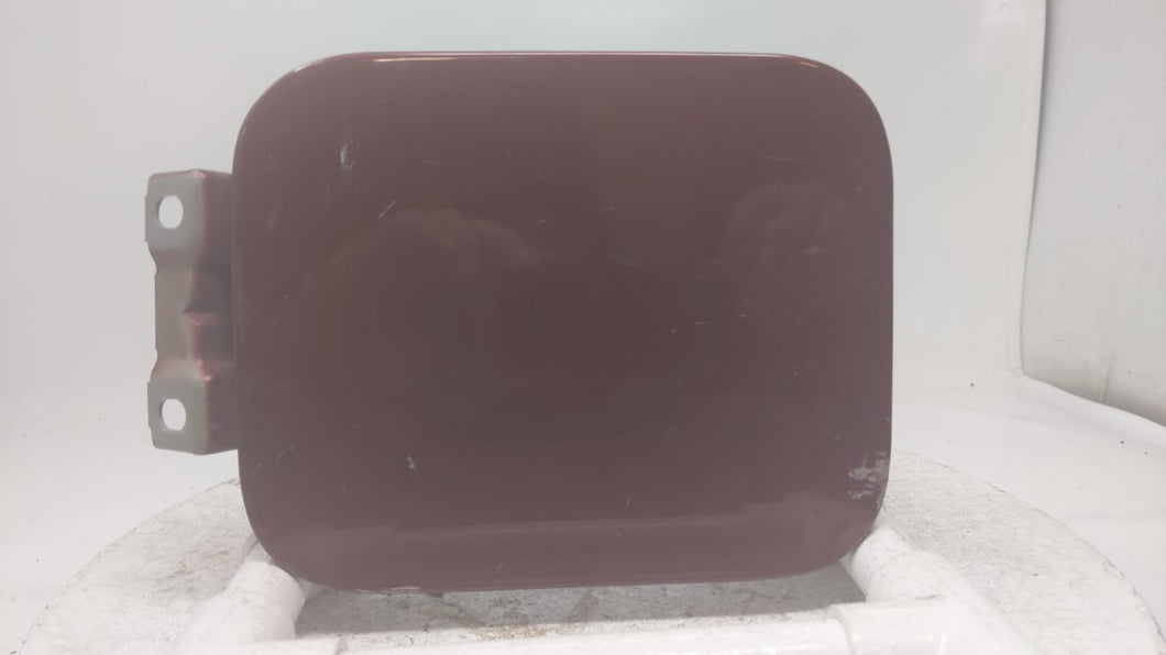 1997 Isuzu Oasis Fuel Filler Door Lid Gas Tank Cover Cap Oem Red R8S8B04 - Oemusedautoparts1.com