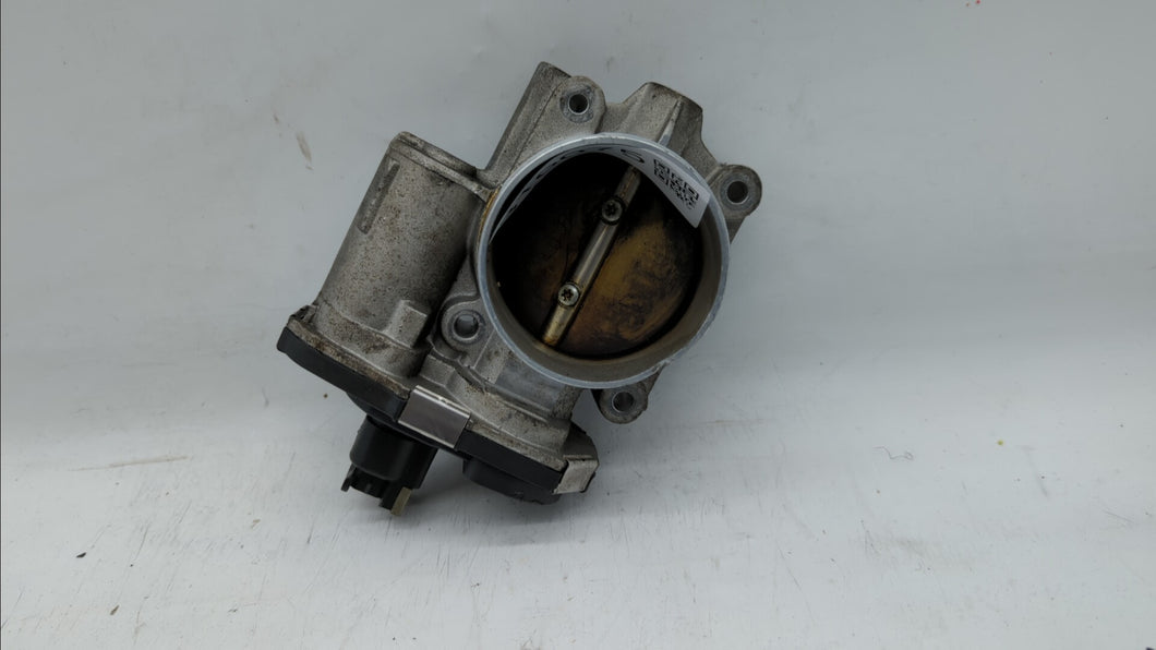 2007-2010 Saturn Outlook Throttle Body P/N:995AA Fits 2007 2008 2009 2010 2011 OEM Used Auto Parts - Oemusedautoparts1.com 