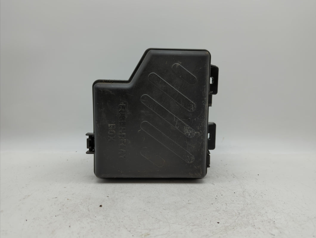 2010-2012 Hyundai Santa Fe Fusebox Fuse Box Panel Relay Module P/N:91115-2B050 91950-2B710 Fits 2010 2011 2012 OEM Used Auto Parts