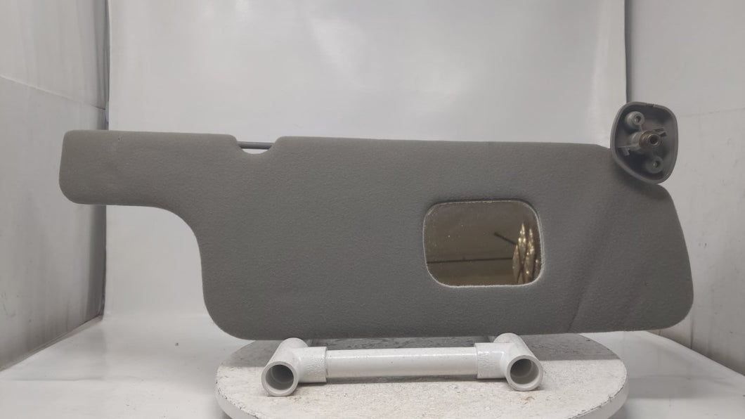 2004 Ford F-150 Sun Visor Shade Replacement Passenger Right Mirror Fits OEM Used Auto Parts - Oemusedautoparts1.com