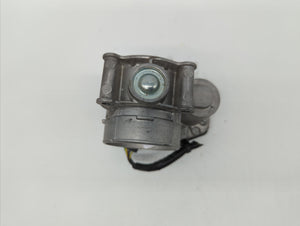 2013-2019 Ford Fusion Throttle Body P/N:DS7E-9F991-AK DS7E-9F991-AD Fits 2013 2014 2015 2016 2017 2018 2019 2020 OEM Used Auto Parts