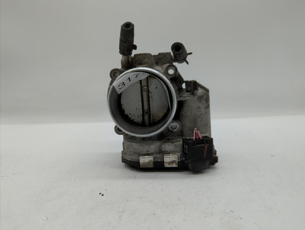 2010-2013 Hyundai Tucson Throttle Body P/N:35100-25400 35100-25200 Fits 2006 2007 2008 2009 2010 2011 2012 2013 OEM Used Auto Parts