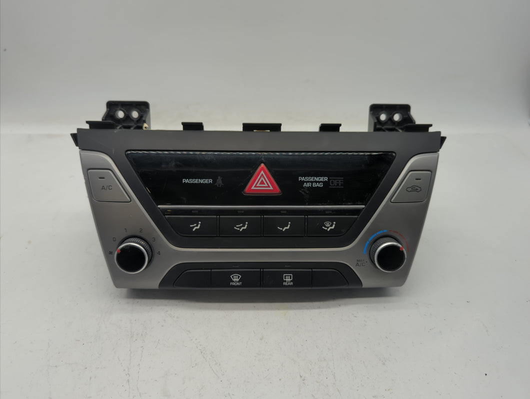 2017-2018 Hyundai Elantra Climate Control Module Temperature AC/Heater Replacement P/N:97250-F20614X 97250-F2AH0 Fits 2017 2018 OEM Used Auto Parts