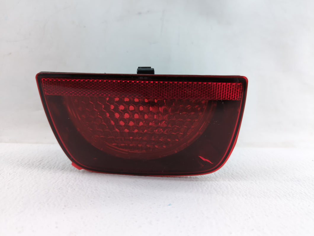 2010-2013 Chevrolet Camaro Tail Light Assembly Driver Left OEM P/N:92212647 PC50039 Fits 2010 2011 2012 2013 OEM Used Auto Parts