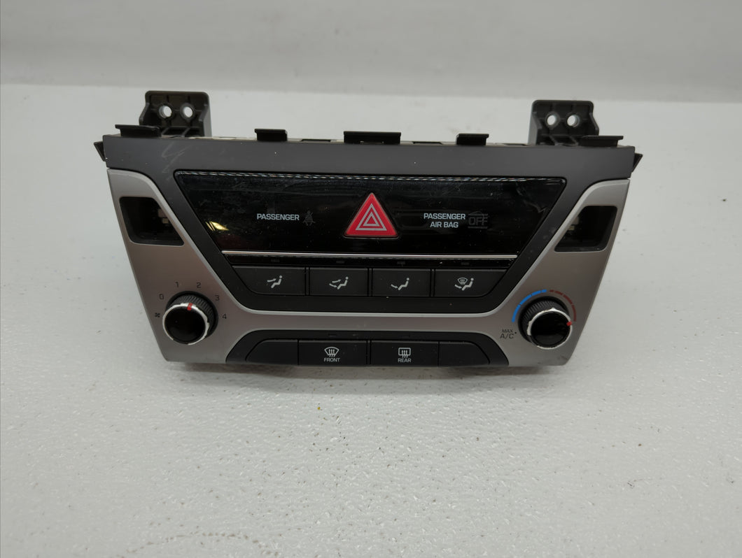 2018 Hyundai Elantra Gt Climate Control Module Temperature AC/Heater Replacement P/N:97250-F20604X 97250-G3080 Fits OEM Used Auto Parts