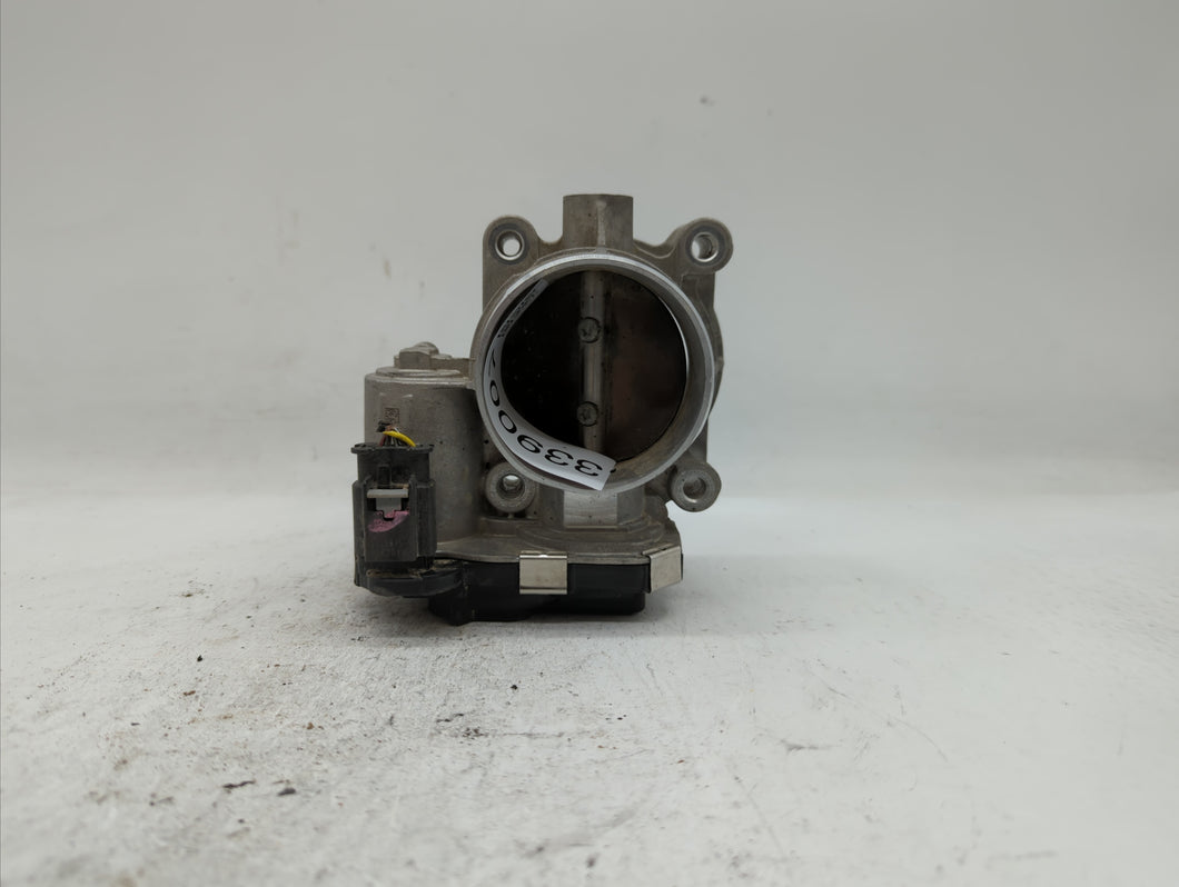 2016-2018 Chevrolet Colorado Throttle Body P/N:12670839AA 12627217DA Fits 2016 2017 2018 2019 OEM Used Auto Parts