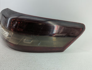 2010-2011 Toyota Camry Tail Light Assembly Passenger Right OEM P/N:06-144 06-146 Fits 2010 2011 OEM Used Auto Parts