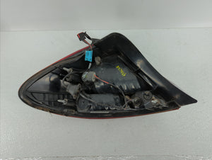 2004-2007 Ford Taurus Tail Light Assembly Passenger Right OEM Fits 2004 2005 2006 2007 OEM Used Auto Parts