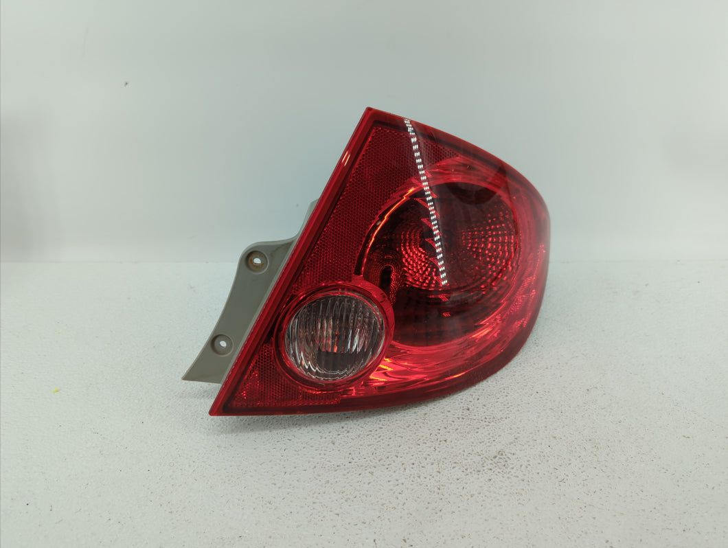 2010 Chevrolet Cobalt Tail Light Assembly Passenger Right OEM P/N:15277881 16532408 Fits 2005 2006 2007 2008 2009 OEM Used Auto Parts