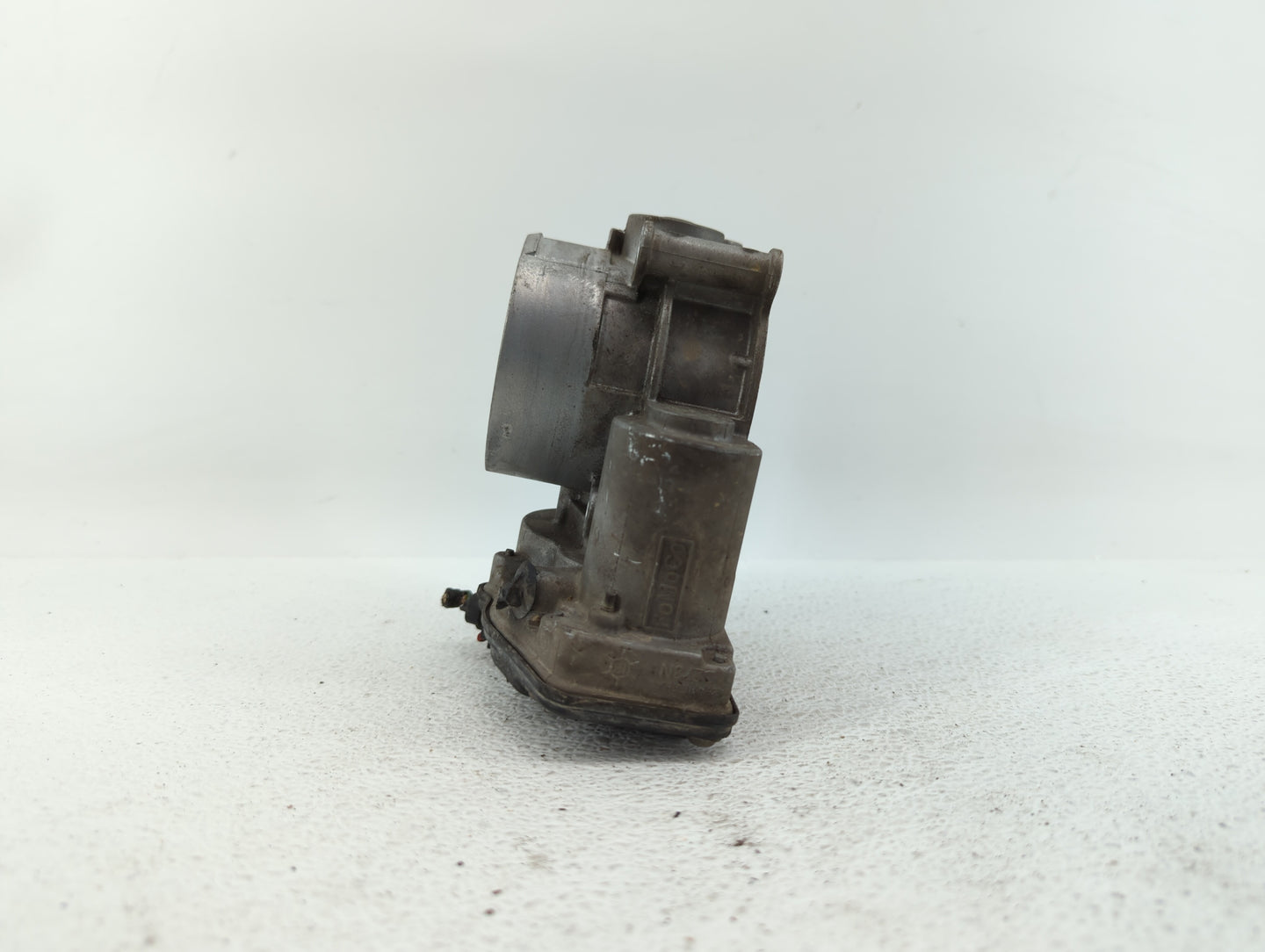 2011-2017 Ford Mustang Throttle Body P/N:AT4E-9F991-EJ AT4E-EH Fits 2011 2012 2013 2014 2015 2016 2017 2018 2019 OEM Used Auto Parts - Oemusedautoparts1.com