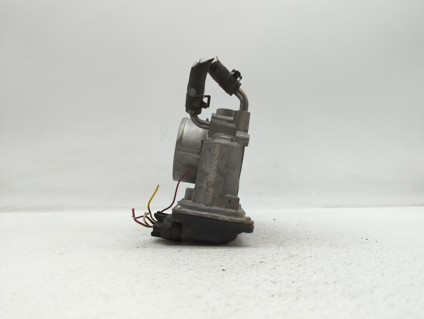 2011-2018 Hyundai Elantra Throttle Body P/N:35100-2E000 1302150124 Fits 2011 2012 2013 2014 2015 2016 2017 2018 2019 OEM Used Auto Parts - Oemusedautoparts1.com