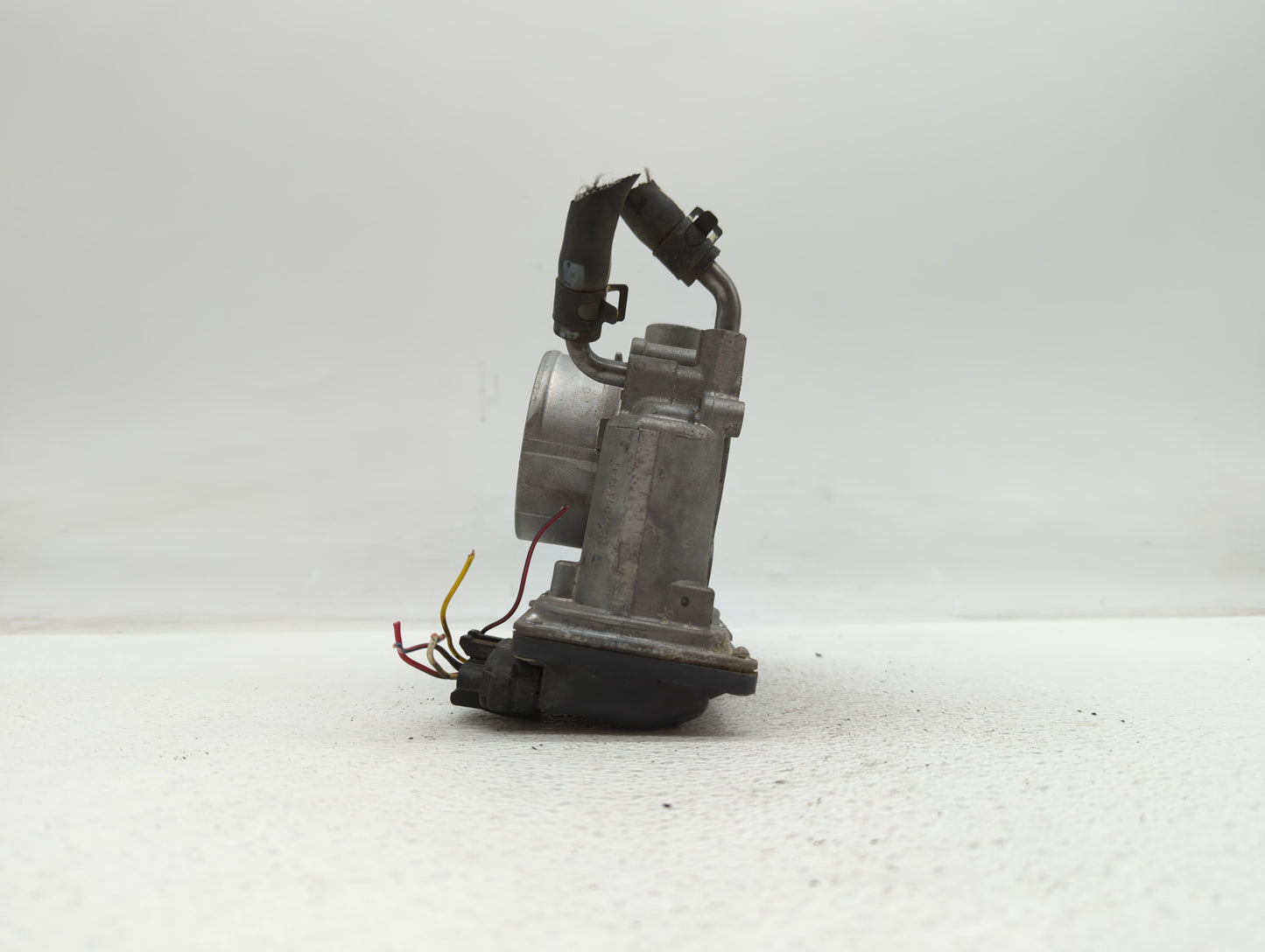 2011-2018 Hyundai Elantra Throttle Body P/N:35100-2E000 1302150124 Fits 2011 2012 2013 2014 2015 2016 2017 2018 2019 OEM Used Auto Parts - Oemusedautoparts1.com