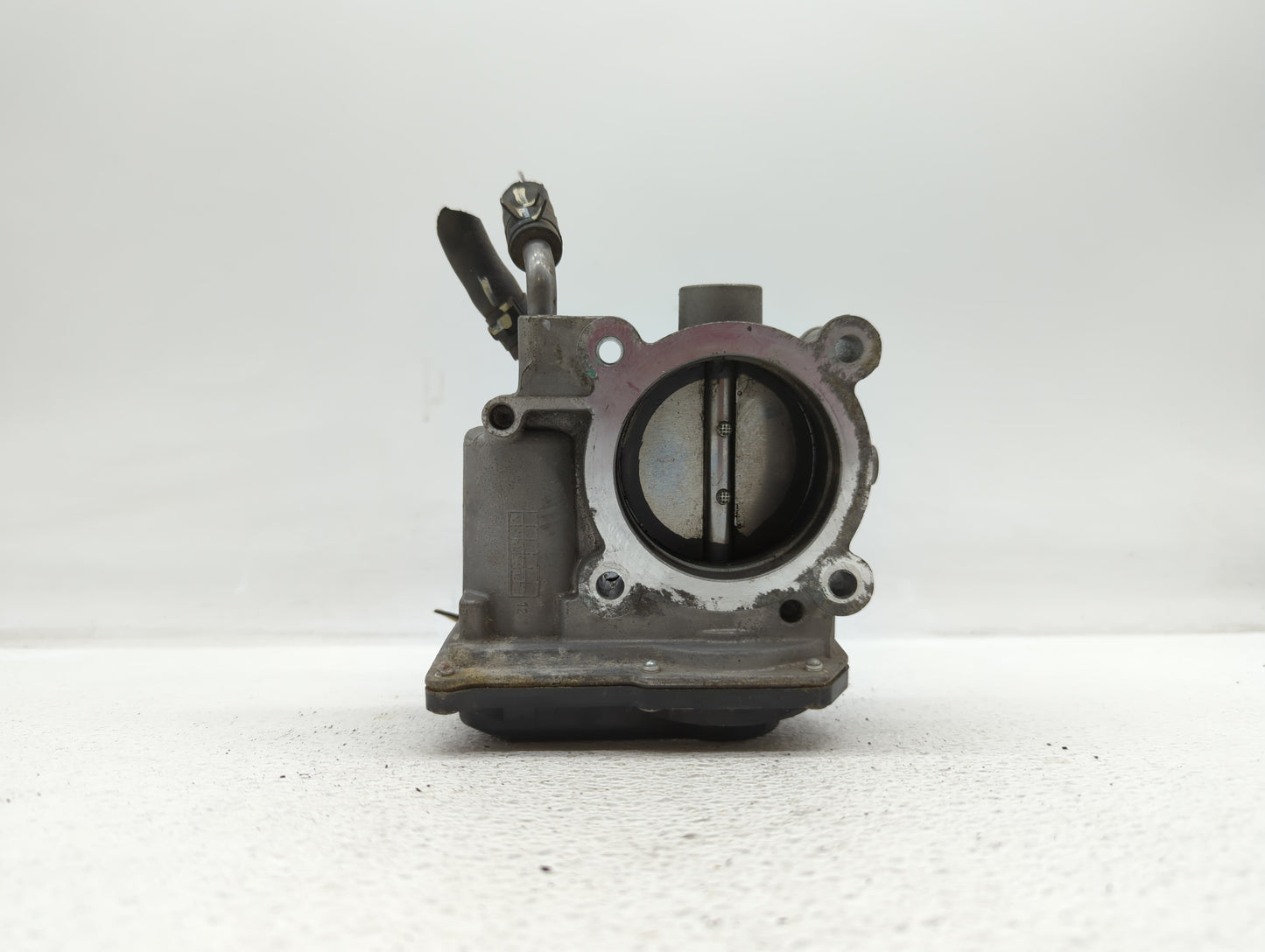 2011-2018 Hyundai Elantra Throttle Body P/N:35100-2E000 1302150124 Fits 2011 2012 2013 2014 2015 2016 2017 2018 2019 OEM Used Auto Parts - Oemusedautoparts1.com