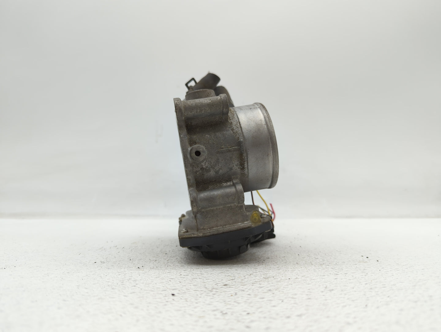 2011-2018 Hyundai Elantra Throttle Body P/N:35100-2E000 1302150124 Fits 2011 2012 2013 2014 2015 2016 2017 2018 2019 OEM Used Auto Parts - Oemusedautoparts1.com