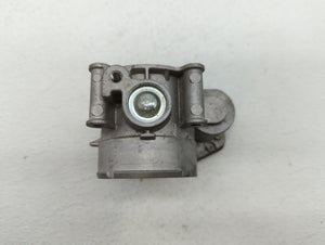 2011-2018 Ford Edge Throttle Body P/N:AT4E-9F991-EJ AT4E-EH Fits 2011 2012 2013 2014 2015 2016 2017 2018 2019 OEM Used Auto Parts