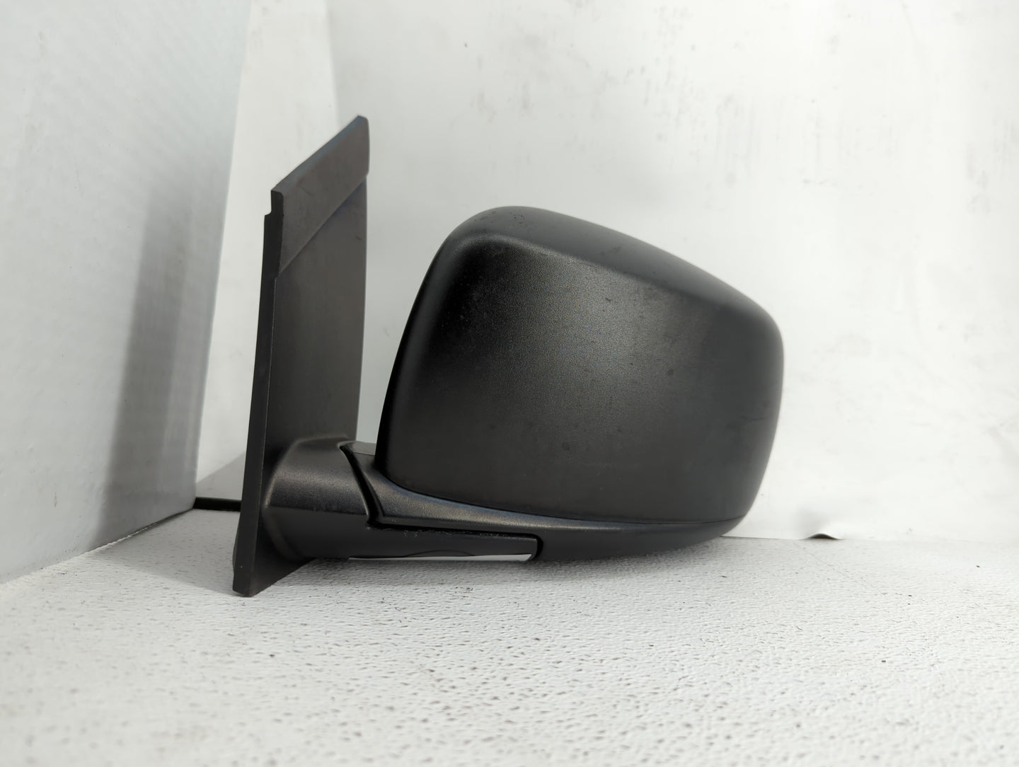 2008-2010 Dodge Grand Caravan Side Mirror Replacement Driver Left View Door Mirror P/N:8R693890 8R101467 Fits 2008 2009 2010 OEM Used Auto Parts - Oemusedautoparts1.com