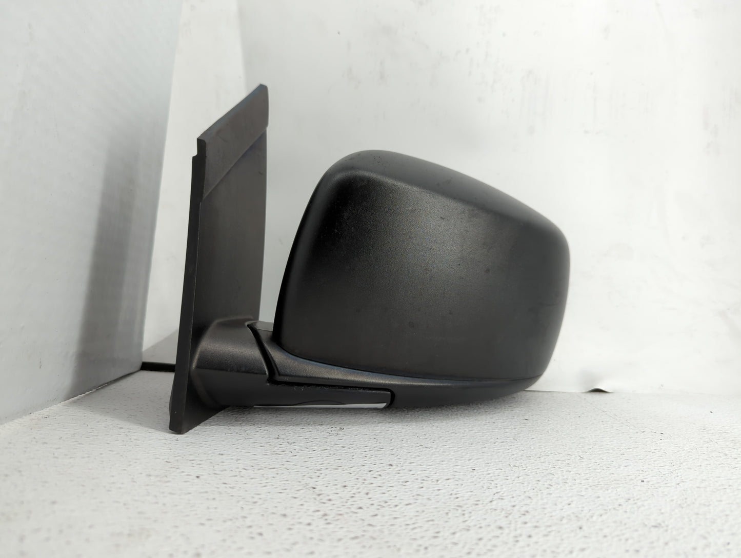 2008-2010 Dodge Grand Caravan Side Mirror Replacement Driver Left View Door Mirror P/N:8R693890 8R101467 Fits 2008 2009 2010 OEM Used Auto Parts - Oemusedautoparts1.com