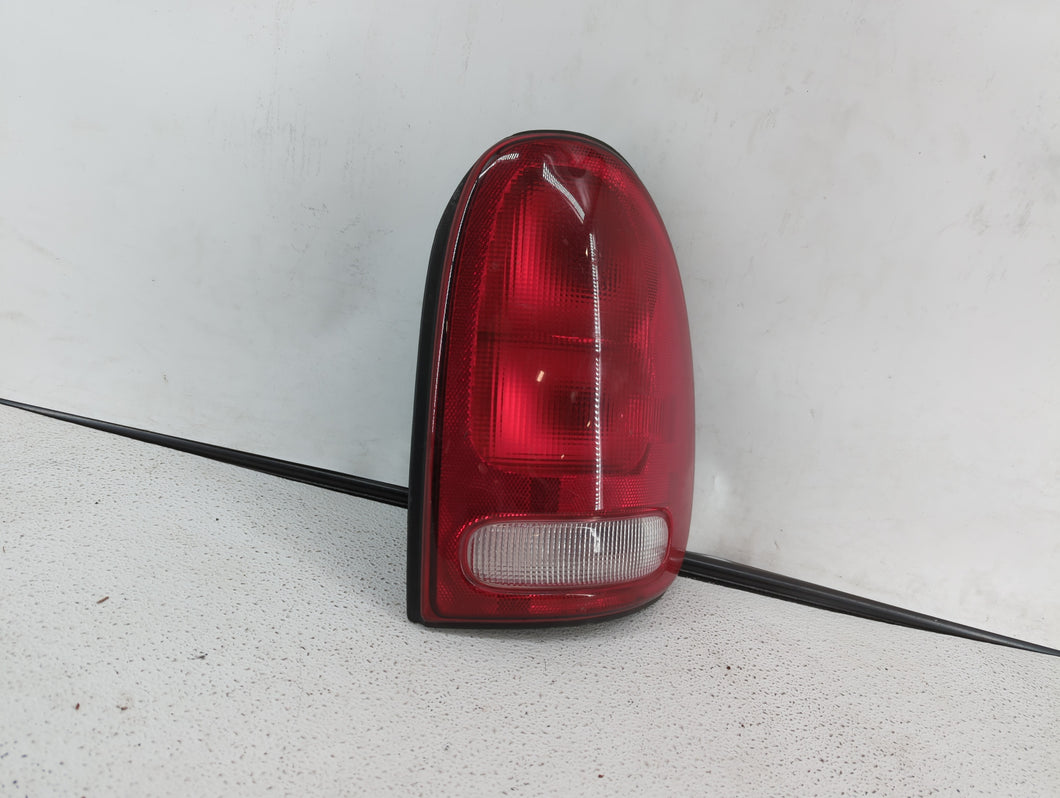 2000 Honda Accord Tail Light Assembly Passenger Right OEM P/N:4576362 19284 Fits OEM Used Auto Parts