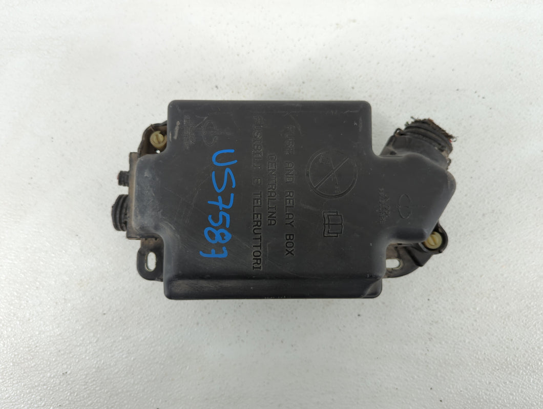 2014-2017 Fiat 500 Fusebox Fuse Box Panel Relay Module P/N:51890355 Fits 2014 2015 2016 2017 OEM Used Auto Parts