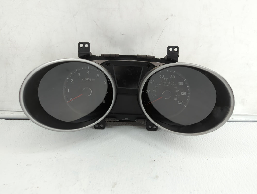 2010-2013 Hyundai Tucson Instrument Cluster Speedometer Gauges P/N:94001-2S580 94001-2S585 Fits 2010 2011 2012 2013 OEM Used Auto Parts