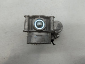 2013-2019 Ford Escape Throttle Body P/N:DS7E-9F991-AK DS7E-9F991-AD Fits 2013 2014 2015 2016 2017 2018 2019 2020 OEM Used Auto Parts