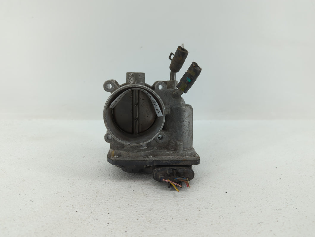 2013 Hyundai Veloster Throttle Body P/N:35100-2E400 35100-2E000 Fits 2012 2014 2015 2016 2018 2019 OEM Used Auto Parts