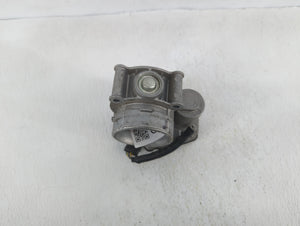 2013-2019 Ford Fusion Throttle Body P/N:DS7E-9F991-AK DS7E-9F991-AD Fits 2013 2014 2015 2016 2017 2018 2019 2020 OEM Used Auto Parts