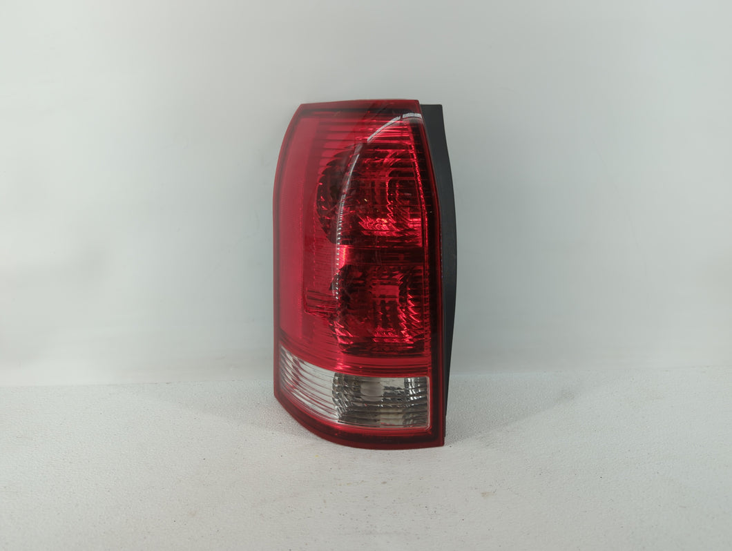 2002-2003 Saturn Vue Tail Light Assembly Driver Left OEM P/N:22692372 Fits 2002 2003 OEM Used Auto Parts