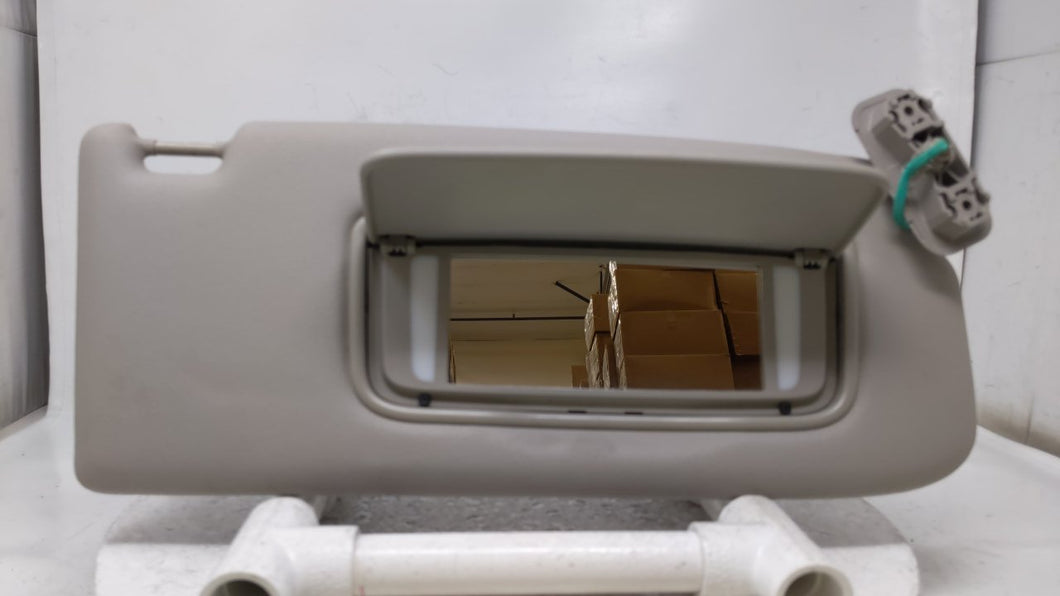 2005 Volvo V50 Sun Visor Shade Replacement Passenger Right Mirror Fits OEM Used Auto Parts - Oemusedautoparts1.com