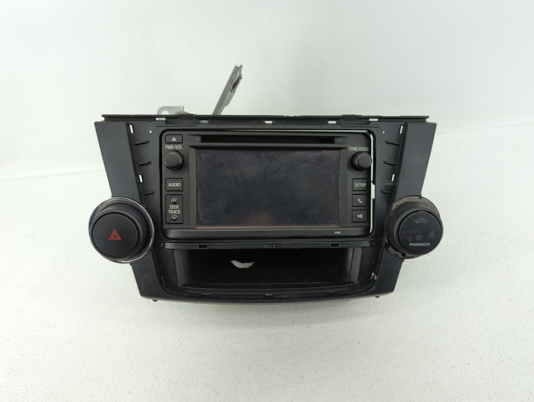 2013 Toyota Highlander Radio AM FM Cd Player Receiver Replacement P/N:86140-0E110 Fits OEM Used Auto Parts - Oemusedautoparts1.com